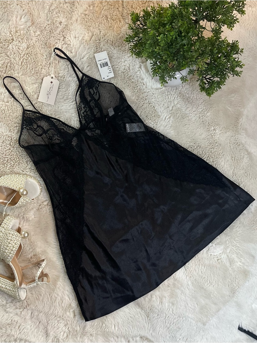 NWT In Bloom by Jonquil Black Satin Lace Chemise M